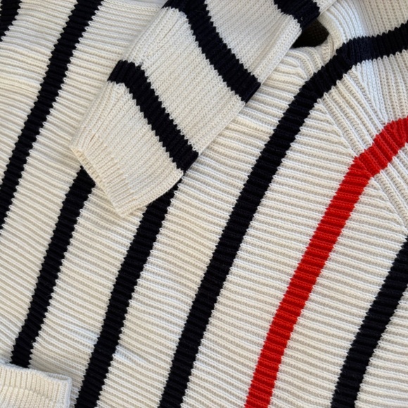 OUI sweater. ( like new!!!). 45$ Size US8 - Picture 11 of 12